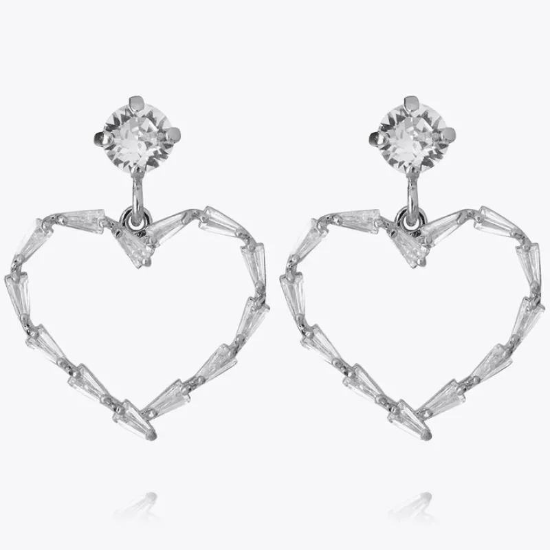 Baguette Heart Örhängen/ Crystal (Rhodium)>Caroline Svedbom