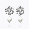 Blossom Örhängen / Crystal (Rhodium)>Caroline Svedbom