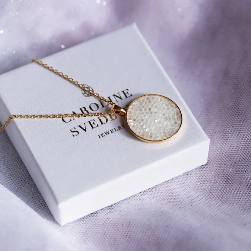 Chloe Halsband/ Light Delite (Guld)>Caroline Svedbom Discount