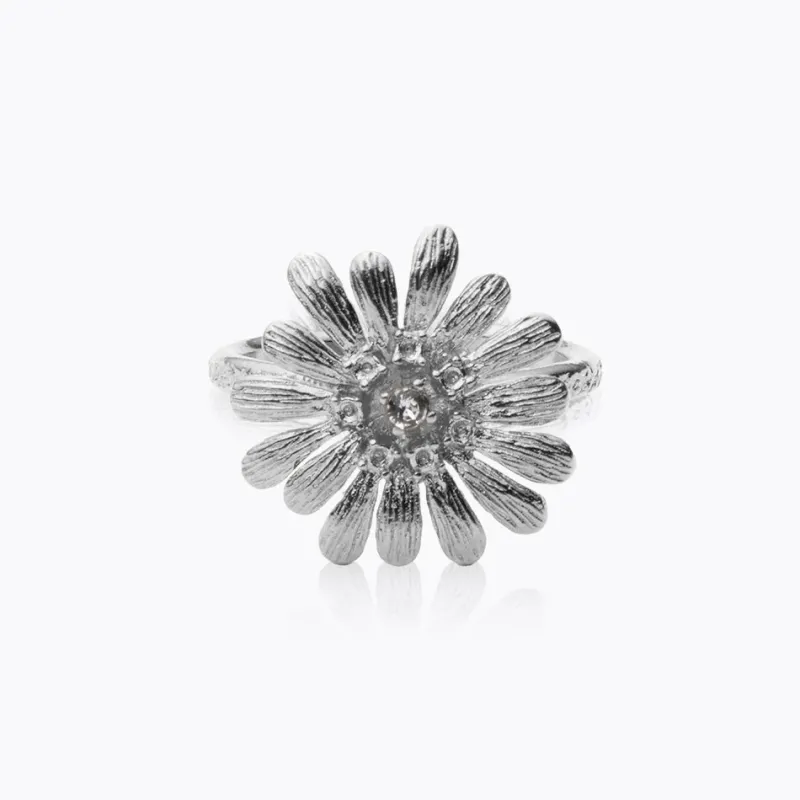 Daisy Ring / Crystal (Rhodium)>Caroline Svedbom Online