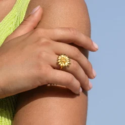 Daisy Ring / Crystal (Guld)>Caroline Svedbom Online