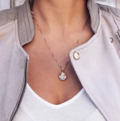 Halsband Classic Drop Silk (Rhodium)>Caroline Svedbom Discount