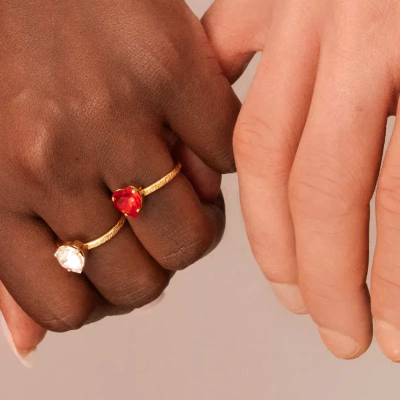 Caroline Svedbom Heart Ring / Crystal – Guld>Caroline Svedbom Ringar