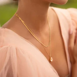 Mini Drop Halsband/ Ivory Cream Delite>Caroline Svedbom