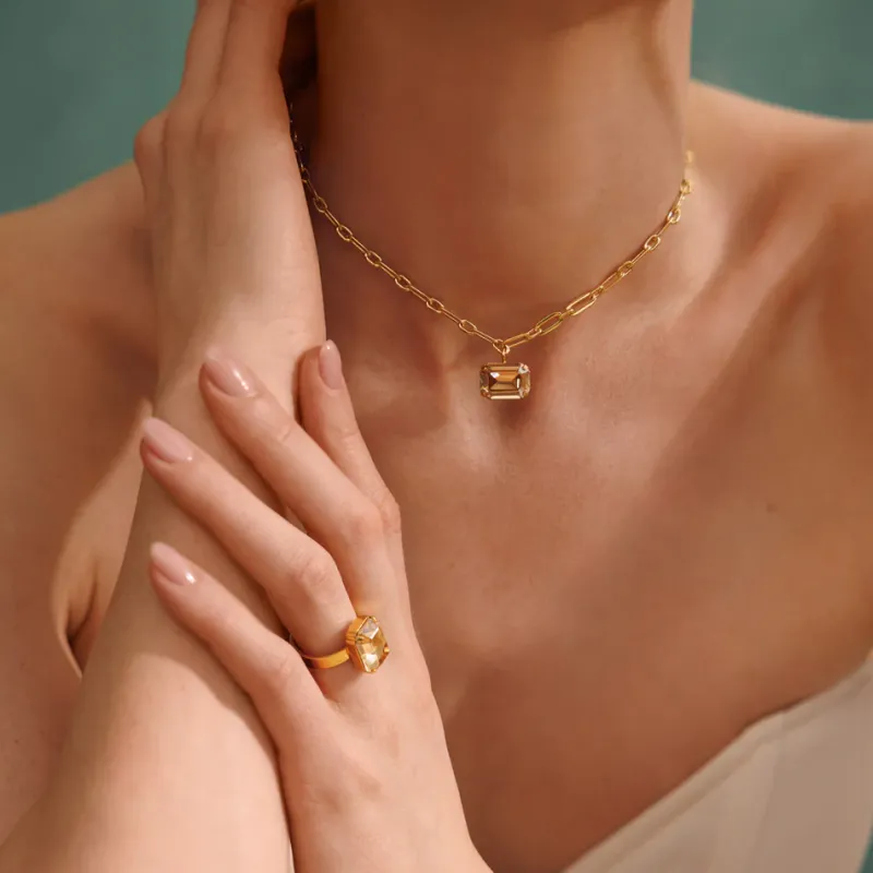 Mini Lydia Halsband / Golden Shadow (Guld)>Caroline Svedbom Clearance