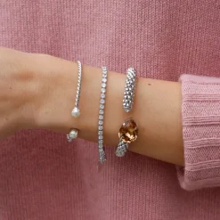 Caroline Svedbom Mini Twisted Armband/ Pearl (Rhodium)><noscript><img width=
