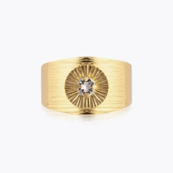 Odessa Ring / Crystal (Guld)>Caroline Svedbom New