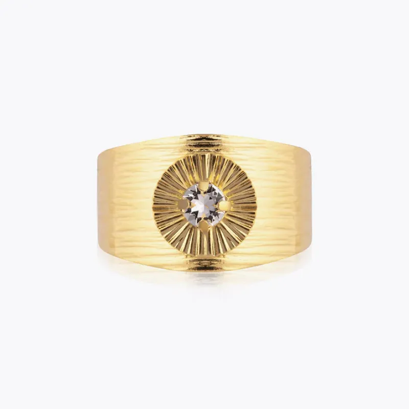Odessa Ring / Crystal (Guld)>Caroline Svedbom New