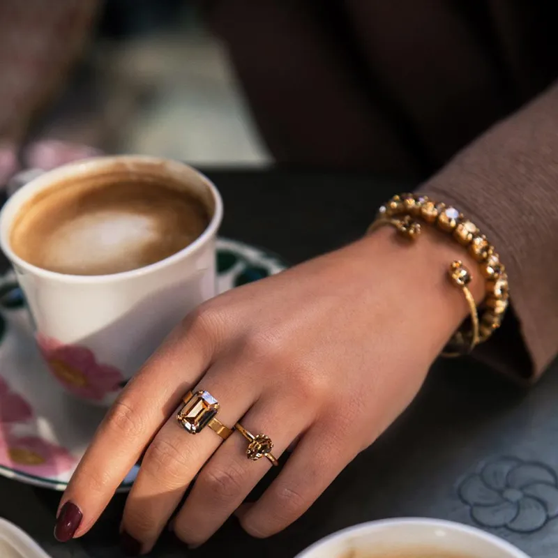 Petite Drop Ring / Light Colorado Topaz (Guld)>Caroline Svedbom Sale