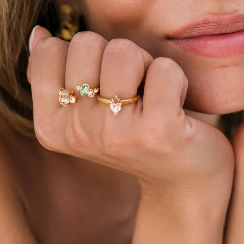 Petite Navette Ring / Light Silk (Guld)>Caroline Svedbom Sale