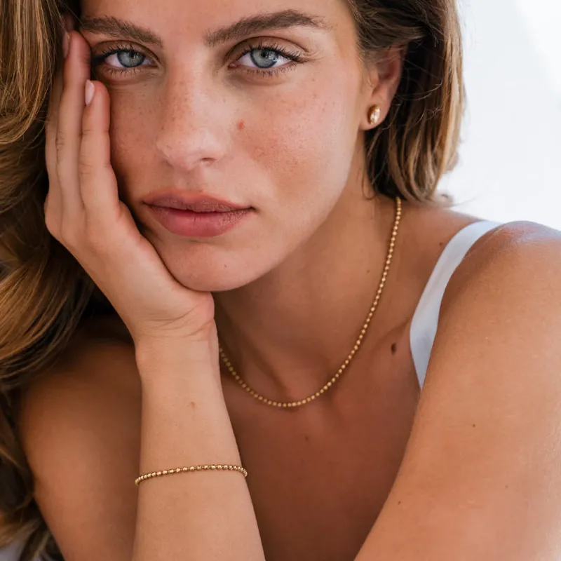 Petite Navette Örhängen / Light Silk (Guld)>Caroline Svedbom