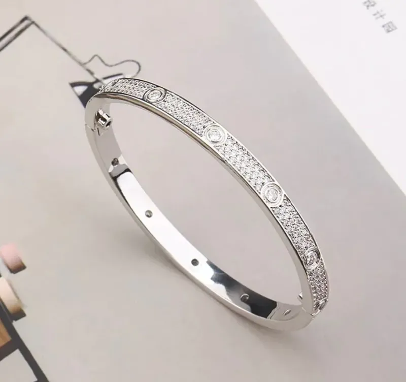 Silverarmring med CZ>Celine Estelle