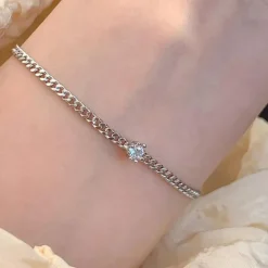 Tunt Silverarmband med CZ>Celine Estelle Sale