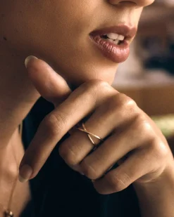Alexa Ring S – Guld>Edblad Outlet