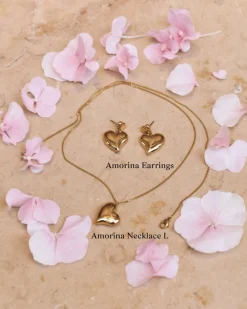 Amorina Örhängen – Guld><noscript><img width=