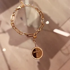 Emma Israelsson FHL Wreath Coin Charm Guld Charm016><noscript><img width=