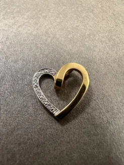 Hjärta i 18K Guld med Diamanter HJG012>