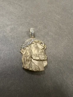 Jesus Hänge i 14K Guld JHG002>