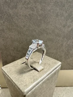 18K Guld – Solitär Ring – RBG055 ( Begagnad )><noscript><img width=