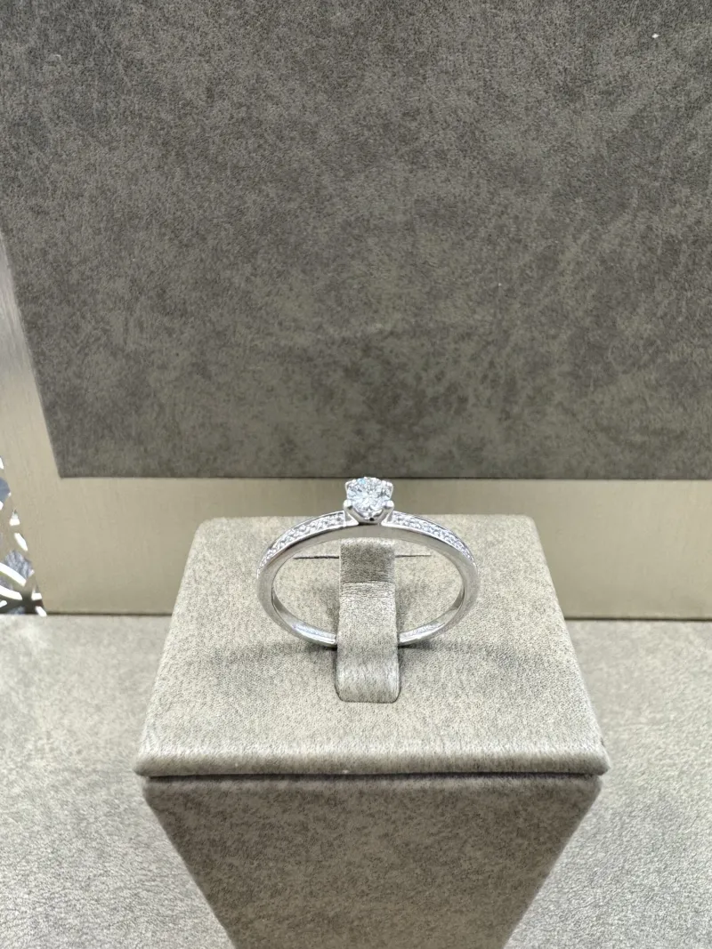 18K Vitguld Solitär ring – RBG028 ( Begagnad )> Clearance
