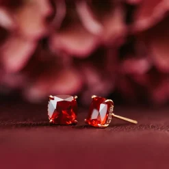 Desiree Studs – Garnet>Lily And Rose