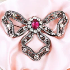Marie Antoinette Brooch – Fuschia 70291>Lily And Rose Sale