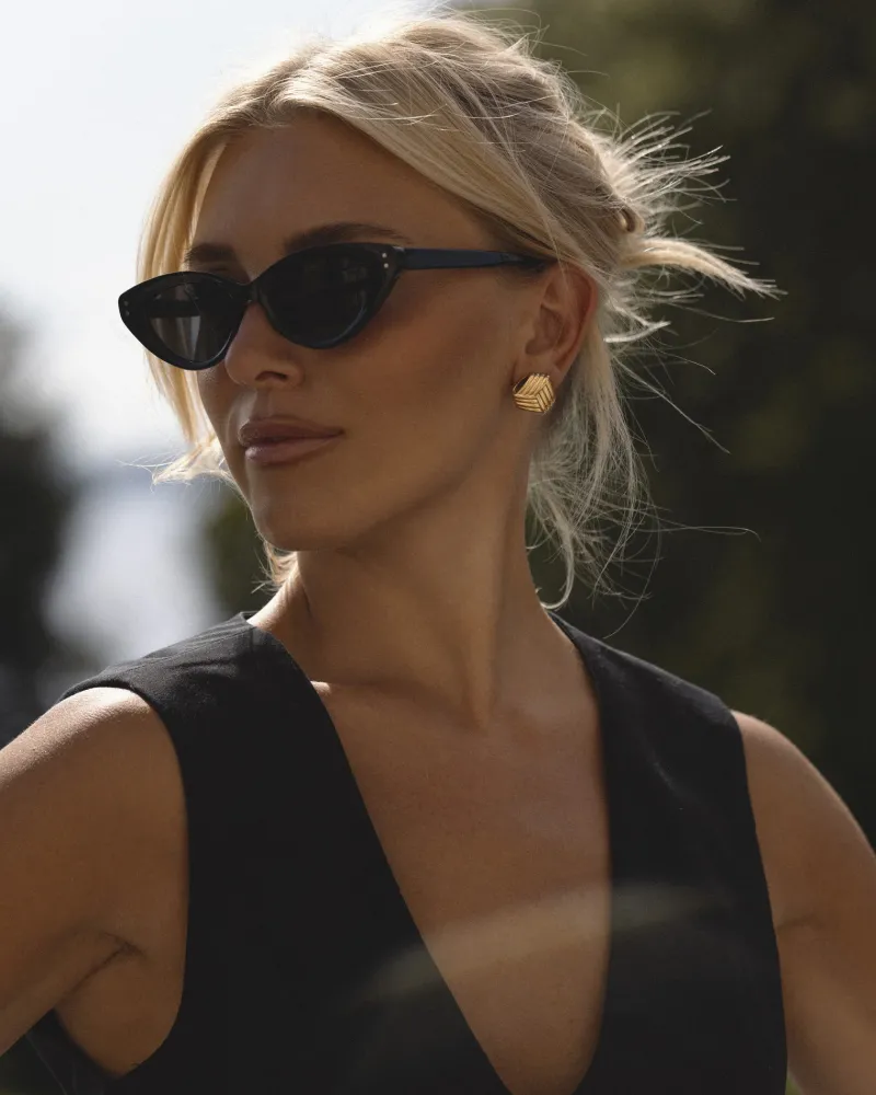 Astrid Örhängen Guld>Mockberg Clearance