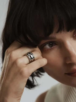 Deco Ribbed Ring Silver><noscript><img width=