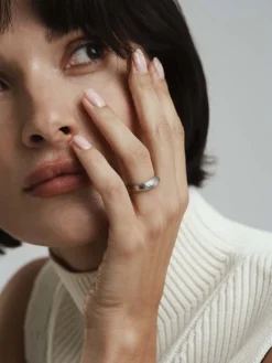 Edge Ribbed Ring Silver><noscript><img width=