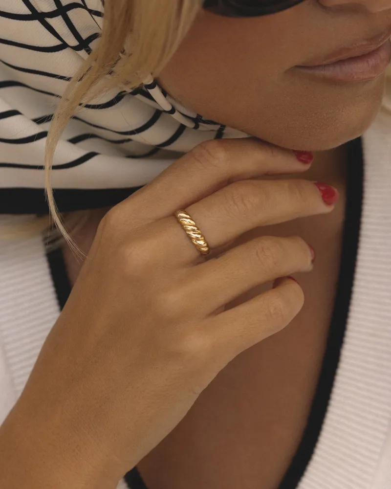 Elsa Ring Guld>Mockberg Hot