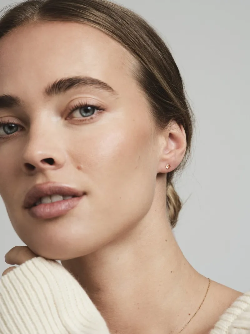 Jolie Studs Örhängen Medium Guld – Champagne>Mockberg
