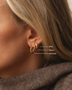 Slim Mini Hoops Örhängen Guld><noscript><img width=