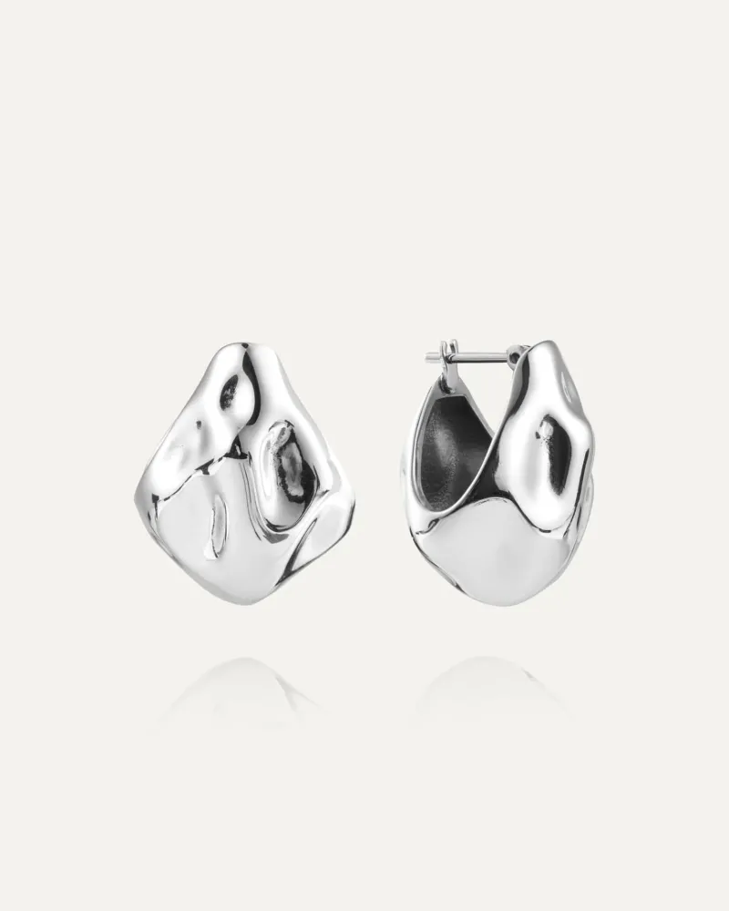 Wavy Bolded Drop Örhängen Silver>Mockberg Sale