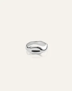 Mockberg Wavy Bolded Ring Silver><noscript><img width=