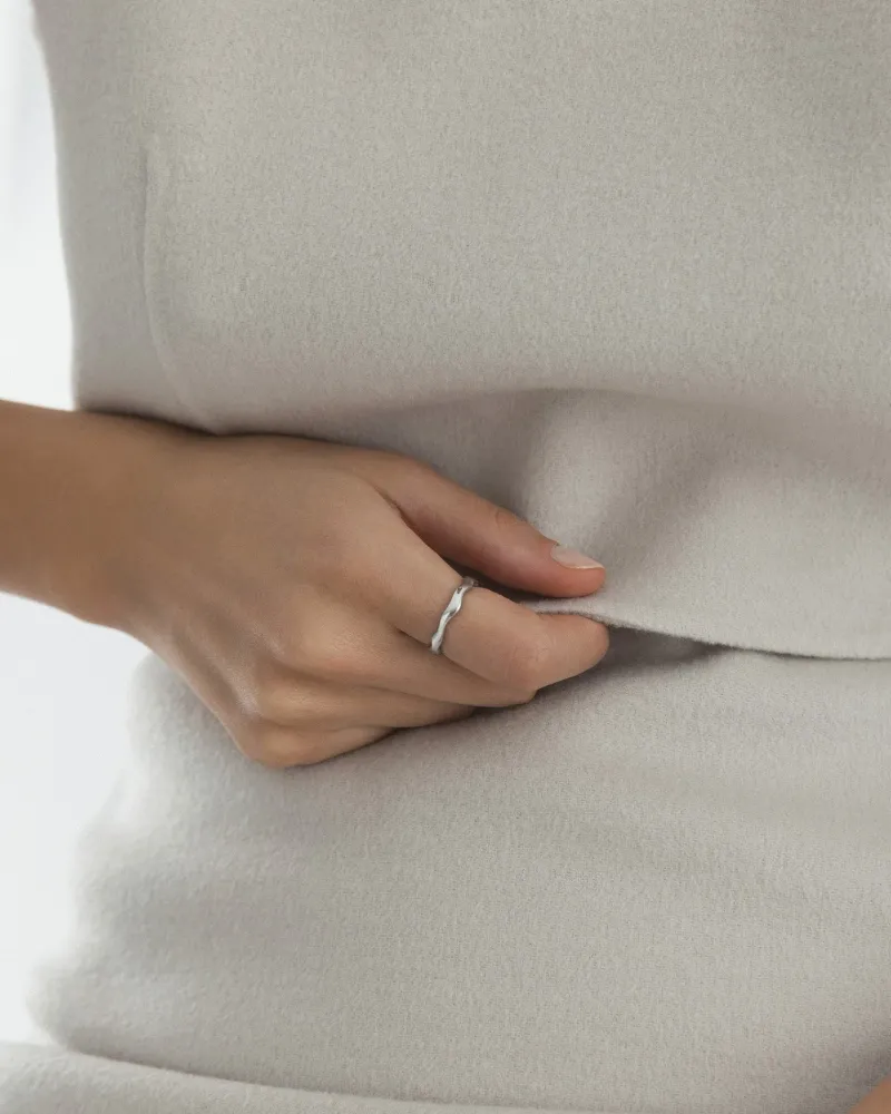 Wavy Petite Ring Silver>Mockberg Clearance