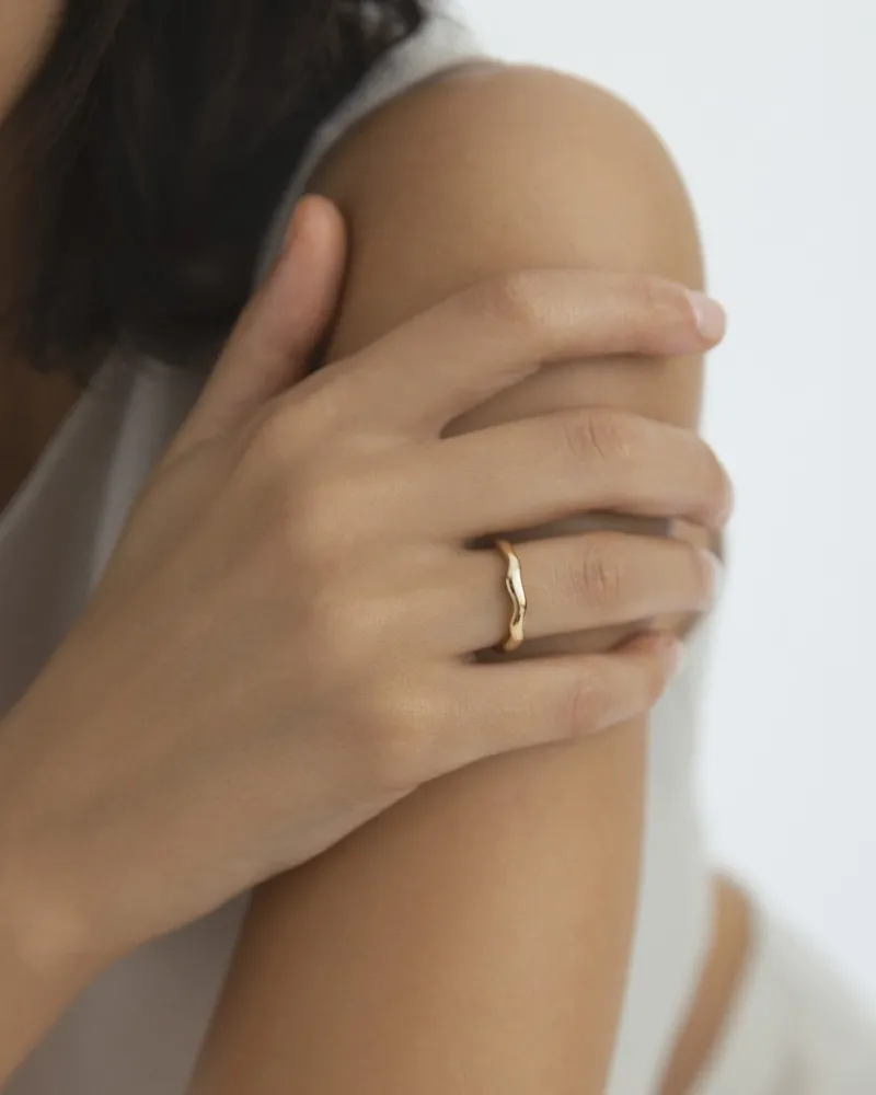 Wavy Petite Ring Guld>Mockberg New