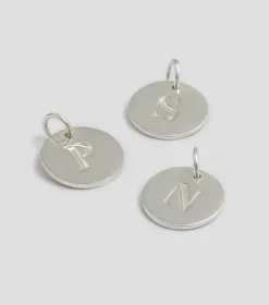 Syster P Beloved Big Bokstav Hänge Silver><noscript><img width=