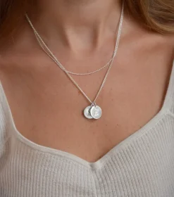 Syster P Beloved Big Bokstav Hänge Silver><noscript><img width=