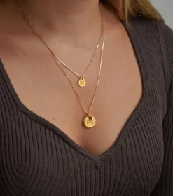 Syster P Beloved Mini Bokstav Hänge Guld><noscript><img width=