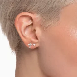 Stiftörhängen Individuellt Kors Silver – H2131-051-14><noscript><img width=