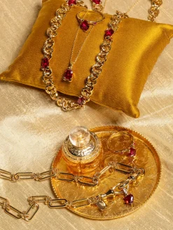 YLVA LI Embla Avantgarde Ruby – Guld><noscript><img width=