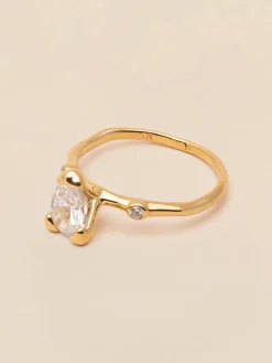 YLVA LI Embla Ring Crystal – Guld><noscript><img width=