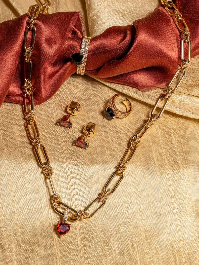 YLVA LI Venus stud Garnet – Guld>Örhängen Outlet
